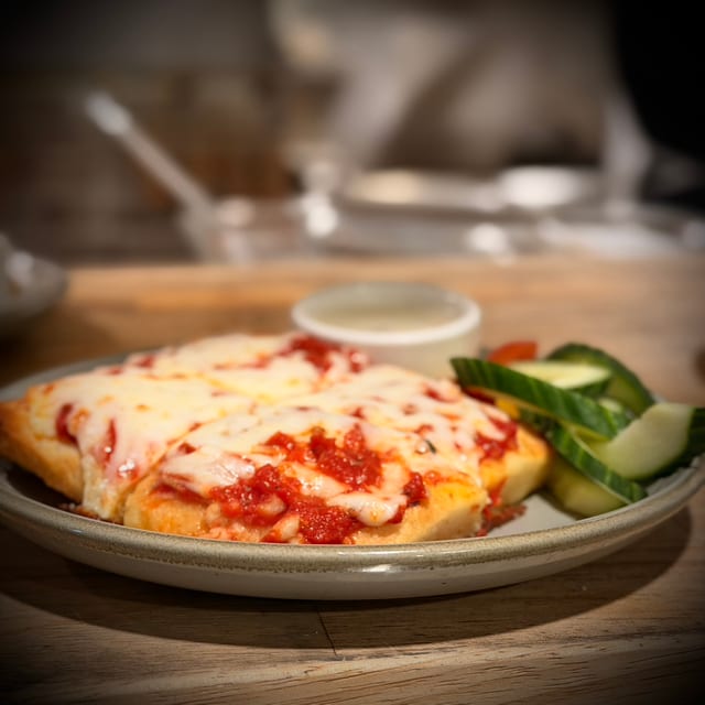 Kids Mini Pizza.